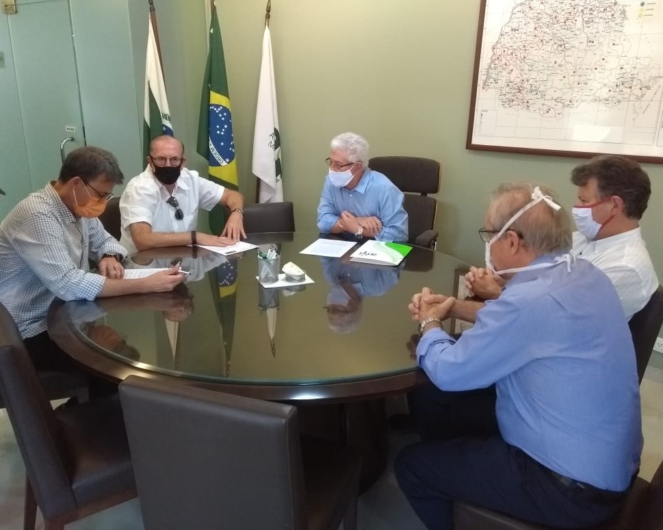 Candidato a prefeito visita AMP e assume compromisso com a saúde