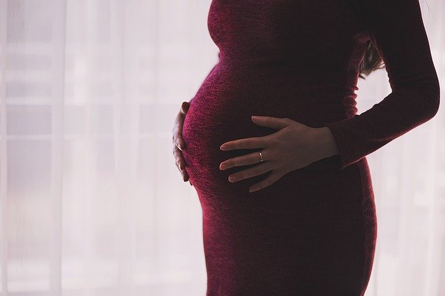 Saúde orienta suspensão do uso de vacinas AstraZeneca para gestantes