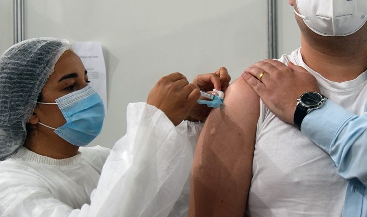 Paraná é o 6º estado que mais aplicou vacinas; 10% da população está imunizada