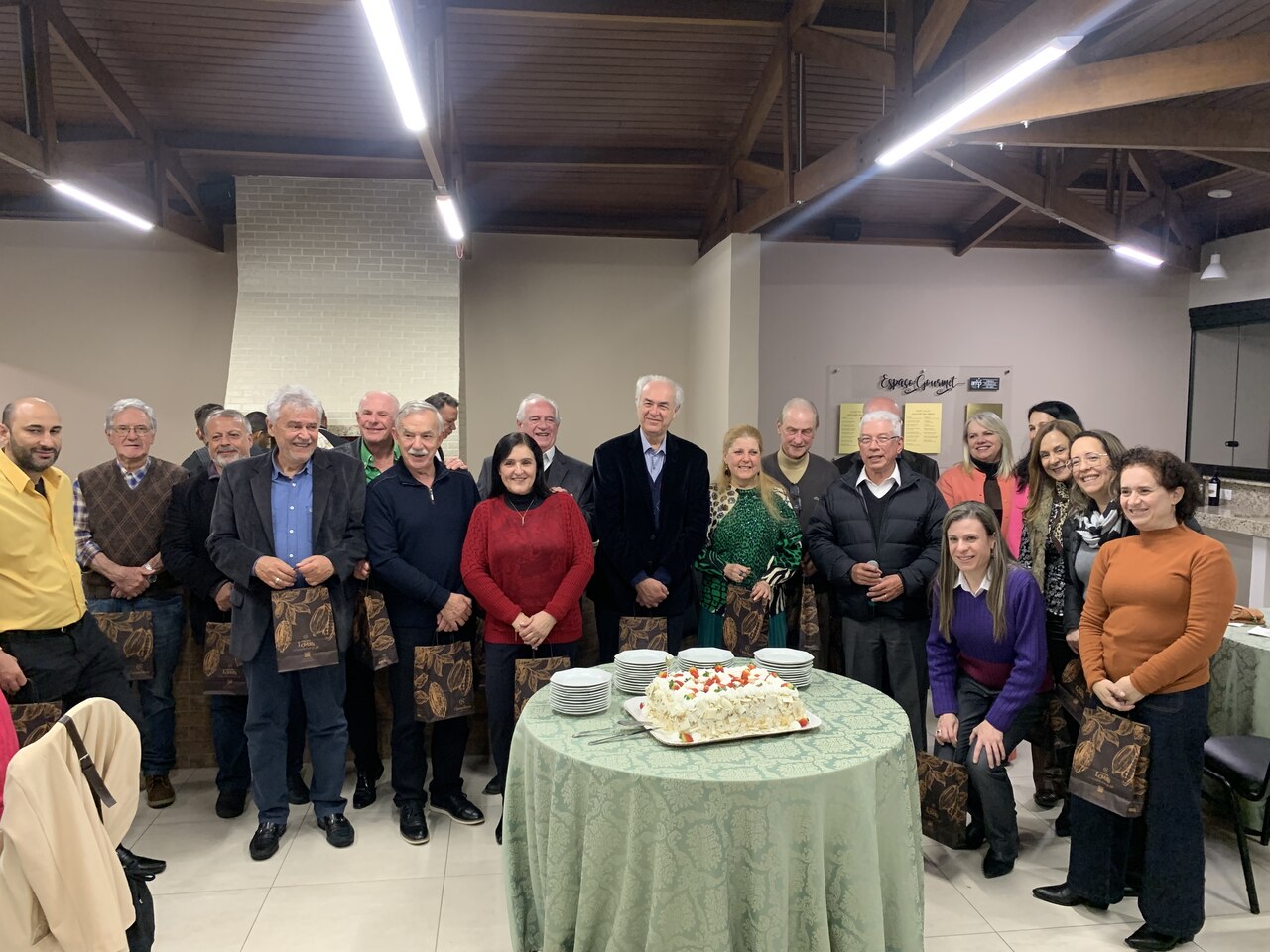 AMP homenageia aniversariantes do trimestre