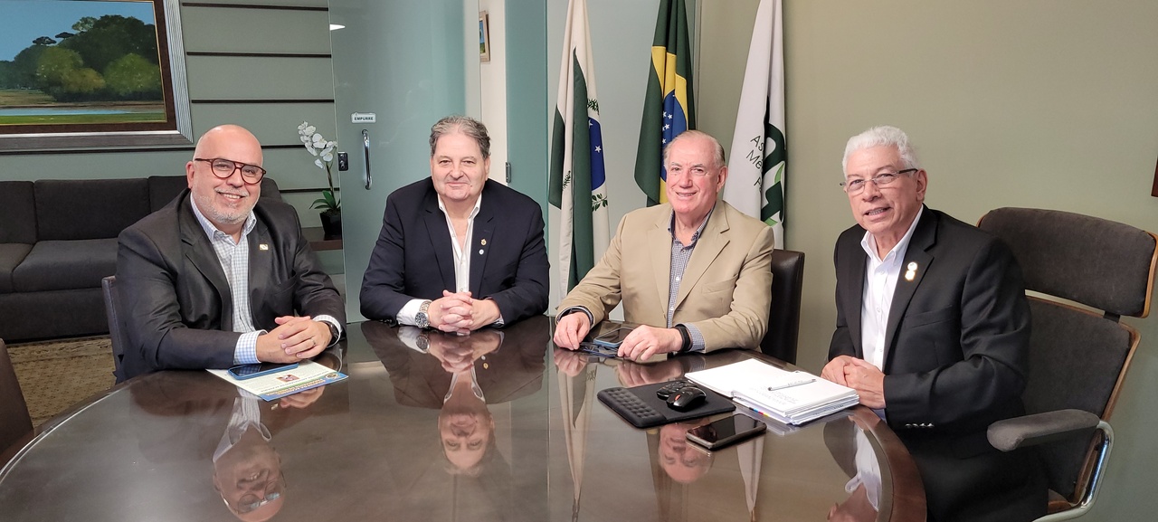 AMP recebe diretor-geral da Secretaria da Saúde