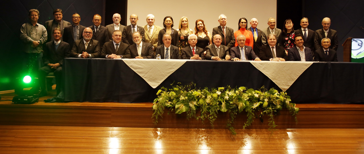 Posse da nova diretoria da AMP marca evento comemorativo ao Dia do Médico