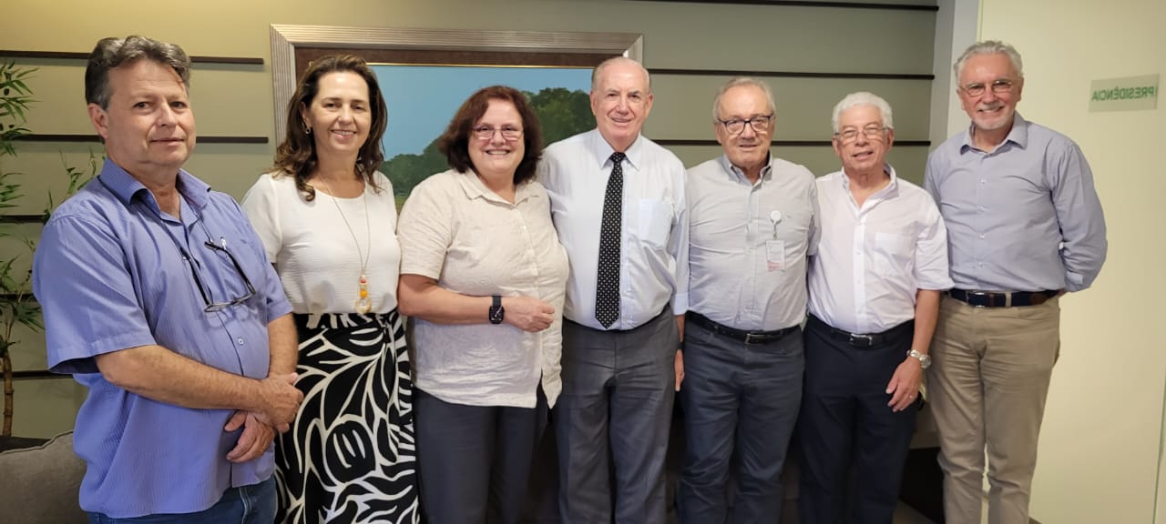 AMP recebe secretária municipal da Saúde de Curitiba