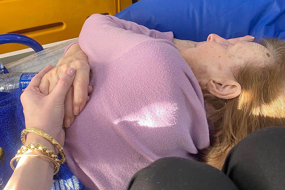 Com 12,2 mil acidentes neste ano, Saúde alerta para risco de quedas de idosos