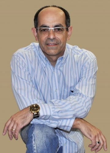 Novo Presidente da Associação Médica do Paraná é geriatra e escritor