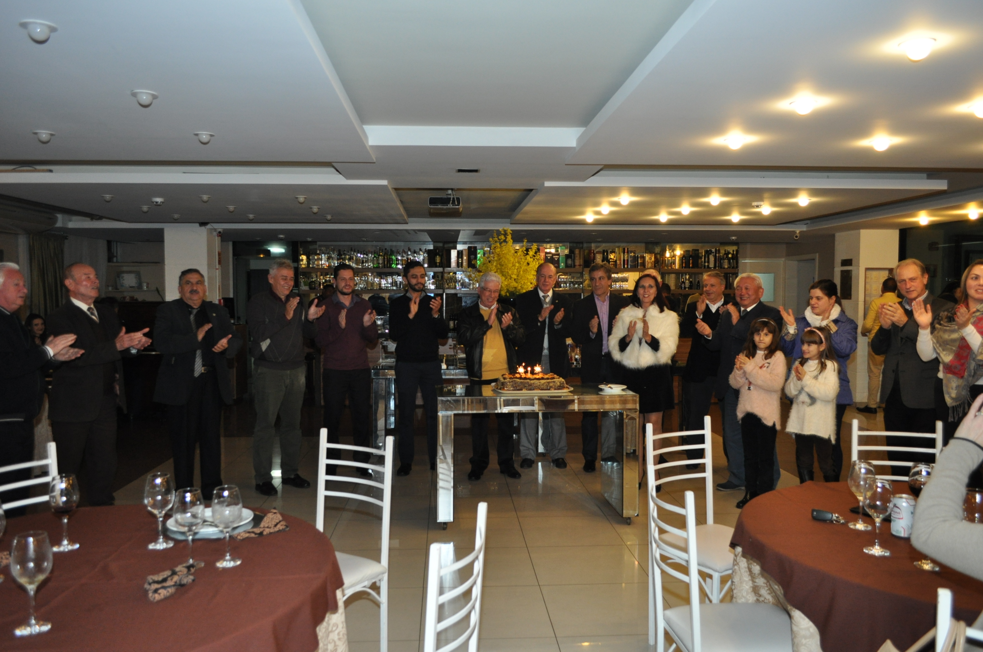 Jantar celebra aniversariantes do trimestre