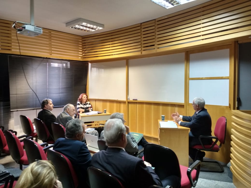 Sessão pública defende Memorial Descritivo da doutora Maria de Lourdes Pessole