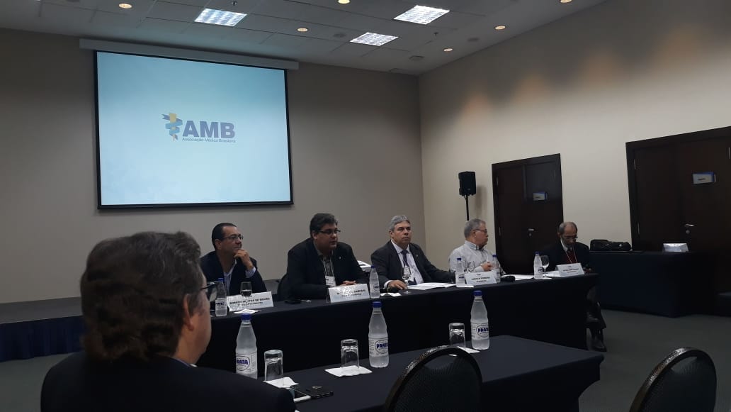 Associação Médica do Paraná participa de reunião do conselho deliberativo na AMB