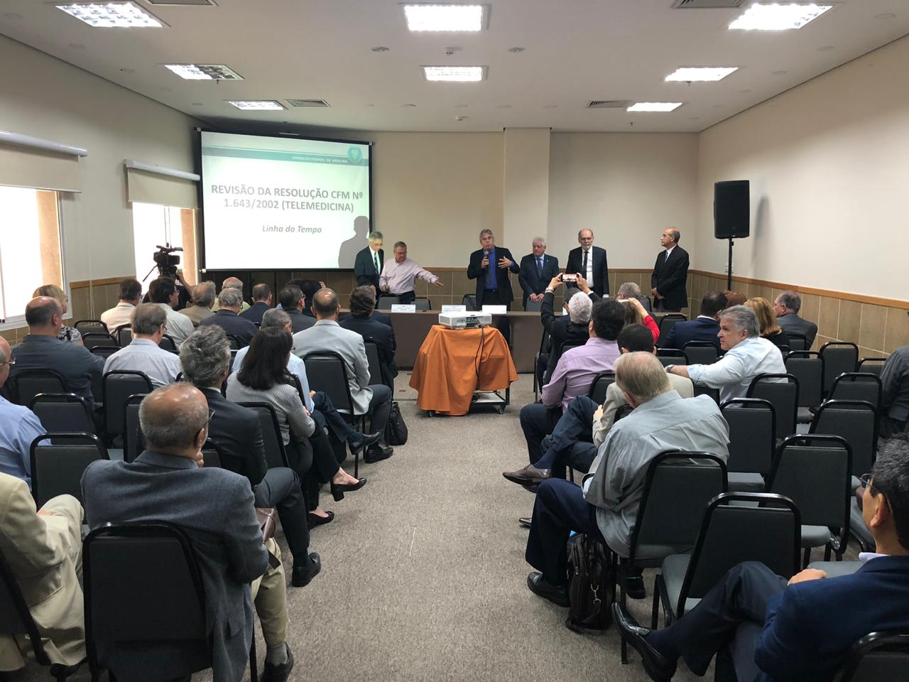 Conselho Científico da AMB estabelece prazo  para sugestões à Resolução da Telemedicina