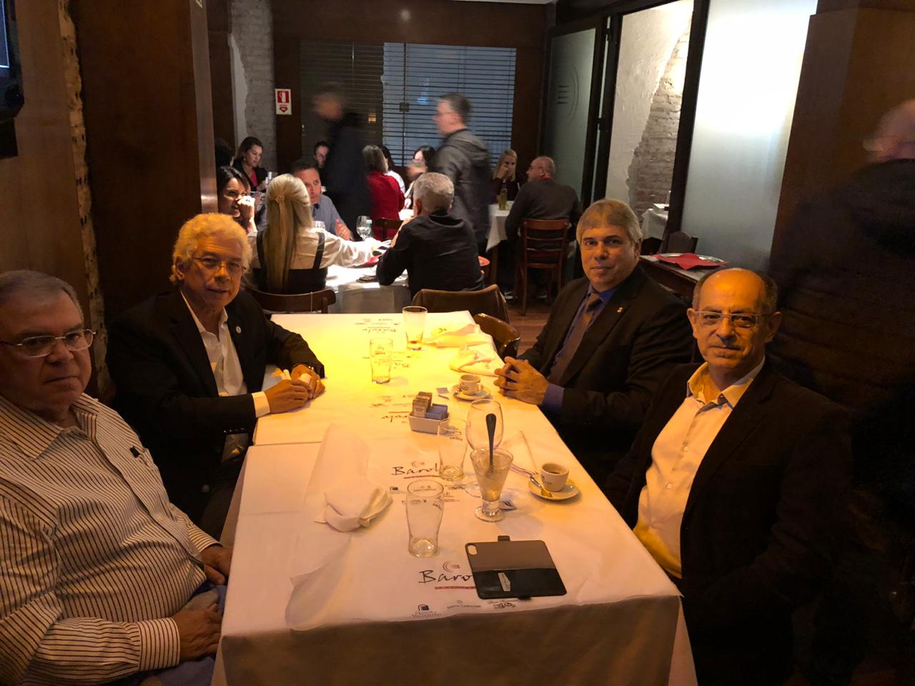 AMB em visita a Curitiba