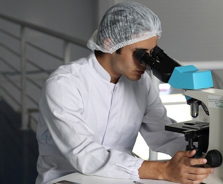 11 de abril é Dia do Infectologista