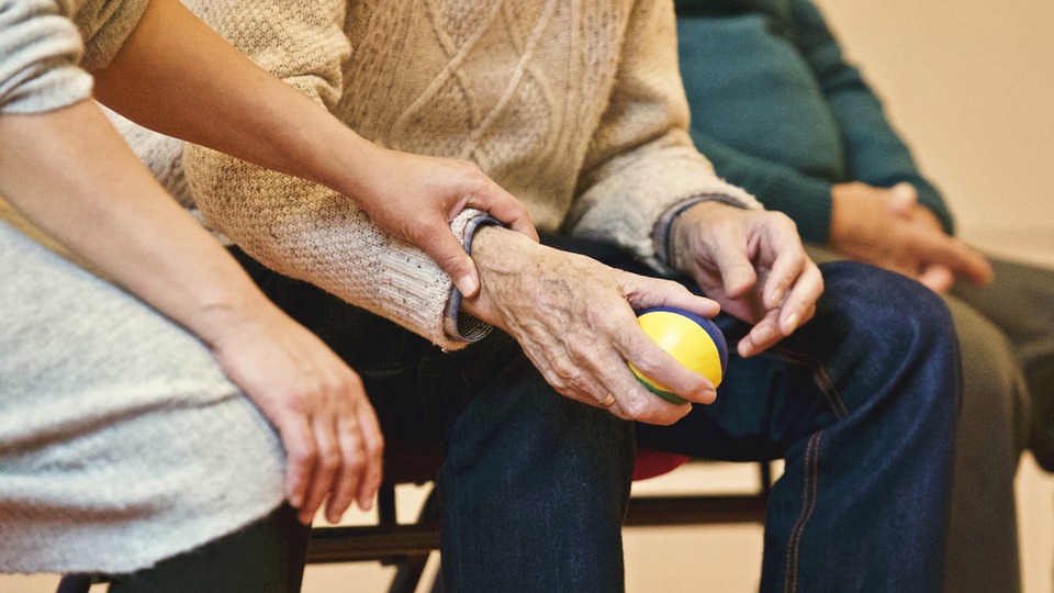 Simpósio sobre Parkinson debate atualidades de diagnóstico, tratamento e distúrbios