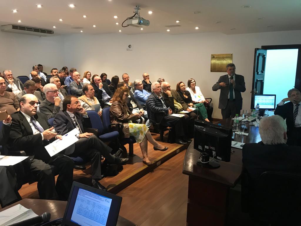 Remuneração médica é tema de reunião do Conselho Científico e Comissão de Defesa Profissional da AMB