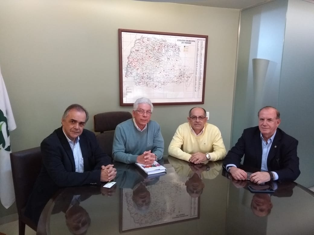 Candidato ao CFM, Donizetti Giamberardino visita AMP e apresenta propostas